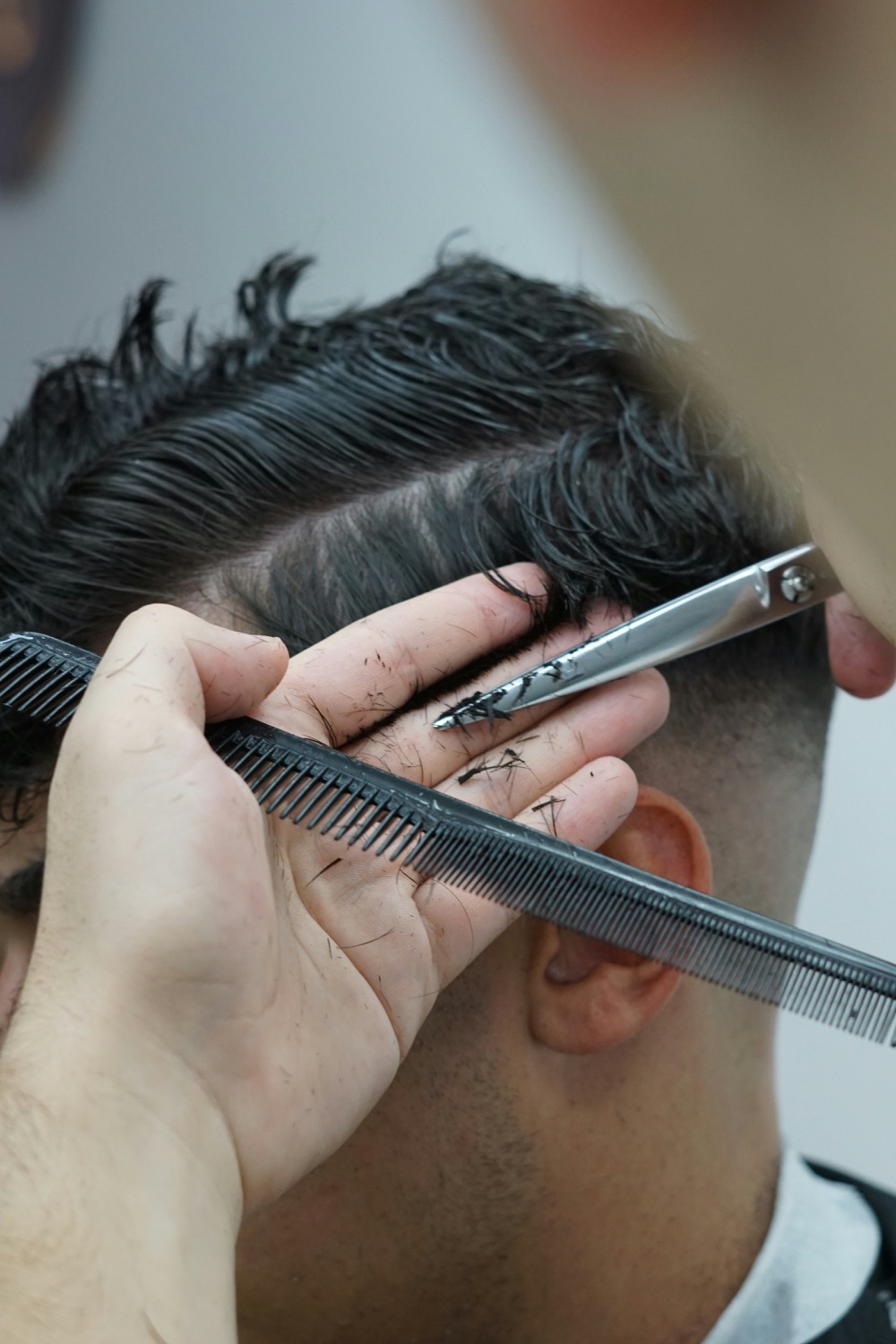 Coupe et dégradé aux ciseaux